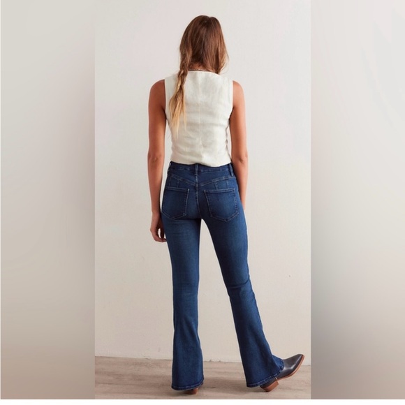 NWT Free People Infinite Curvy Flare Jean - Picture 4 of 10